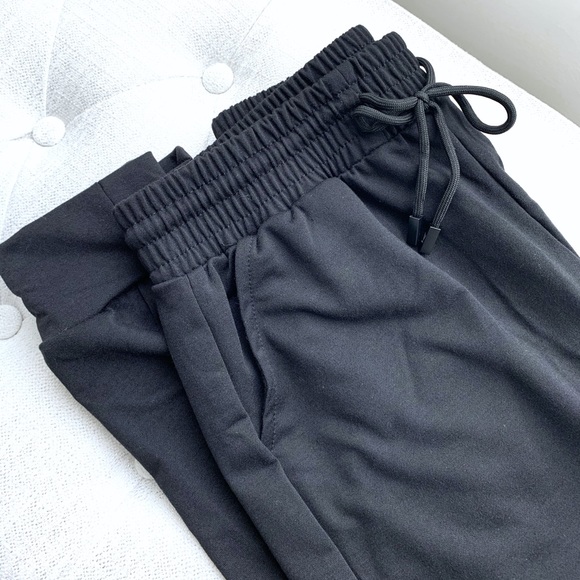 CHICBOMB - Picture 3 of 5